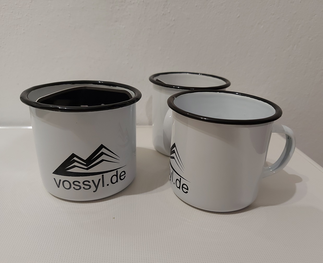 Emaille-Tasse weiß VOSSYL.DE